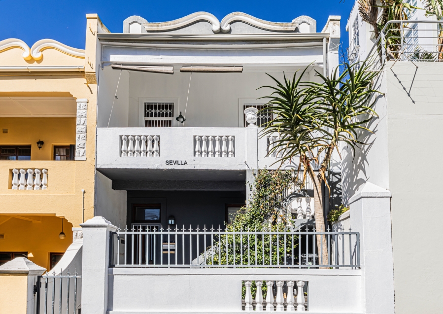 To Let 2 Bedroom Property for Rent in Green Point Western Cape